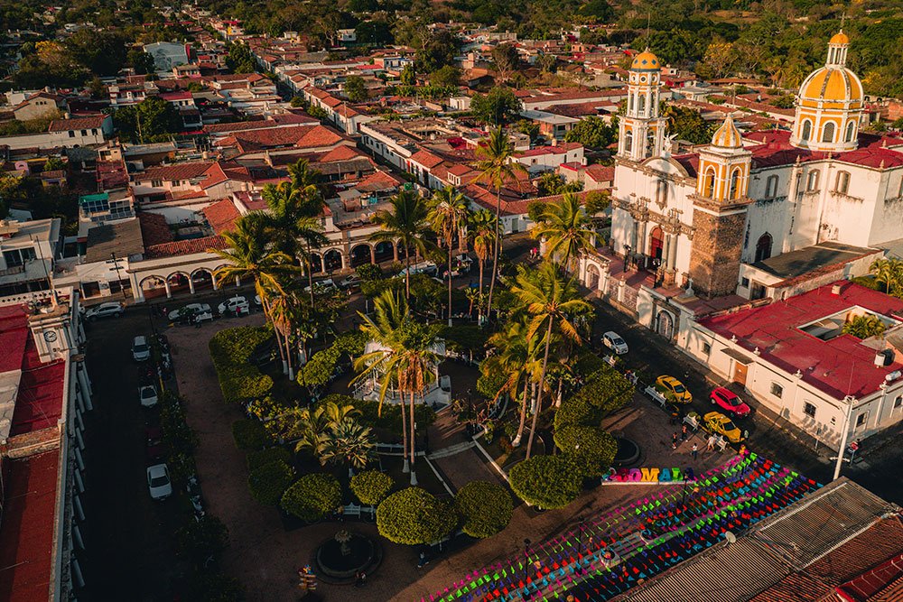 ¿Cuál es la mejor ruta de autobús de Colima a Manzanillo?